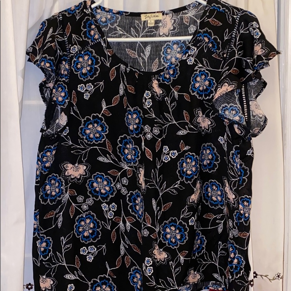❤️FLORAL BLACK BLOUSE❤️